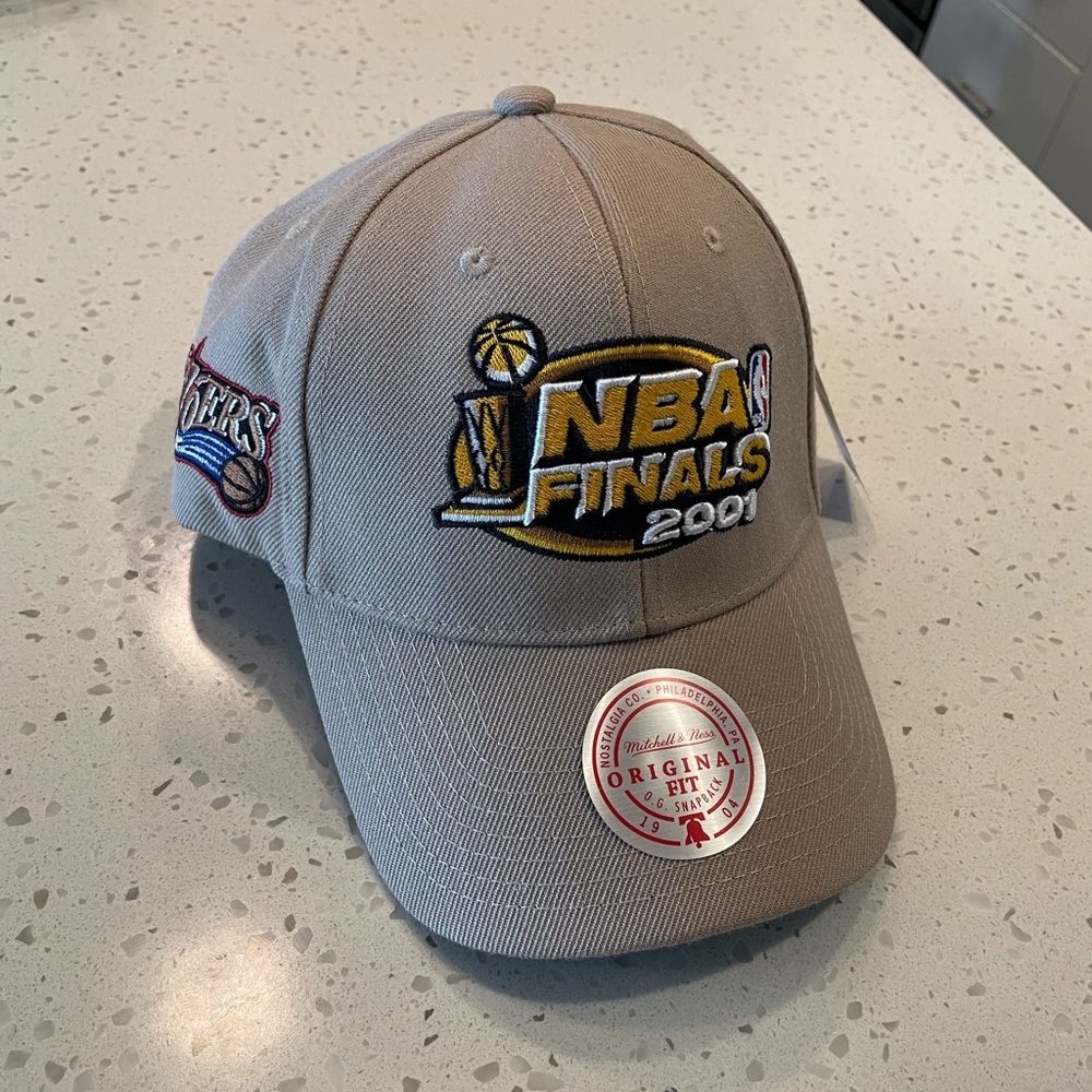 Mitchell & Ness Mens NBA Finals 2001 SnapBack Hat - Never Worn